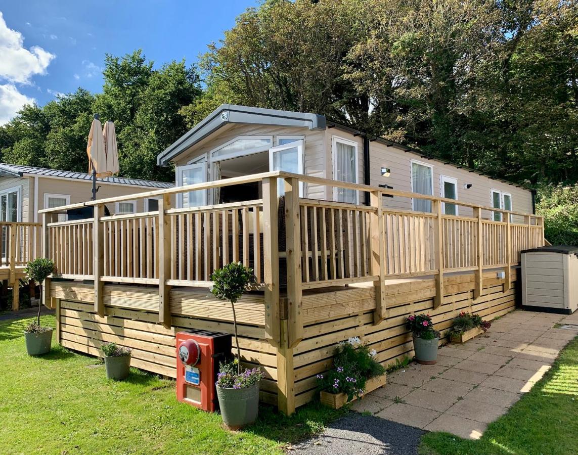 Lydstep Beach Bayview 3-Bedroom Holiday Home Tenby Exteriör bild