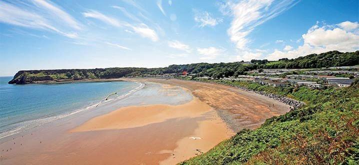 Lydstep Beach Bayview 3-Bedroom Holiday Home Tenby Exteriör bild